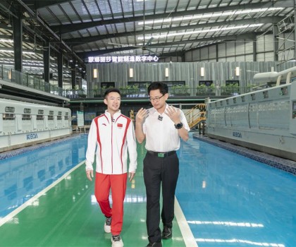 蒙娜丽莎数智化工厂引领建陶新风尚，奥运冠军郭伟阳共鉴“中国智造”魅力