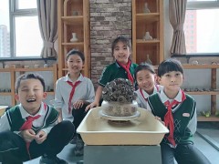 “祝福祖国”――盛世长安小学陶艺社团手作花篮，庆祝新中国成立75周年