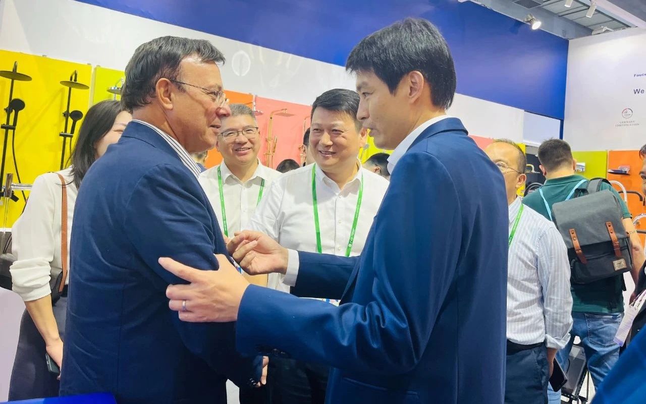 康意洁具闪耀2024年秋季广交会，吸引了众多国内外客商的关注和赞誉5.jpg